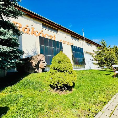 مبيت وإفطار أودورهيو سيكيوسك Rakoczi Center المظهر الخارجي الصورة